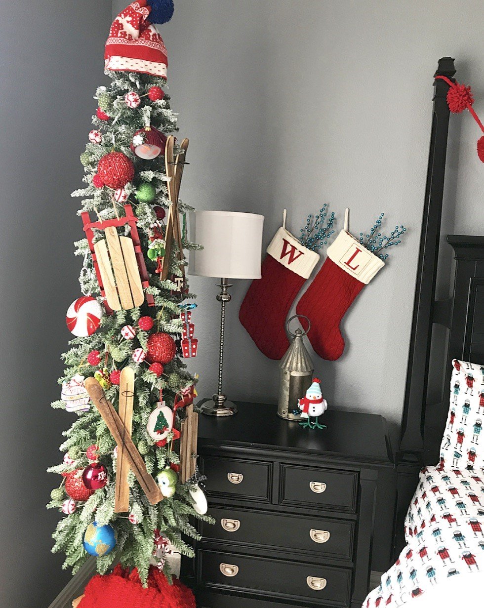 Boy S Christmas Bedroom Easy Christmas Touches