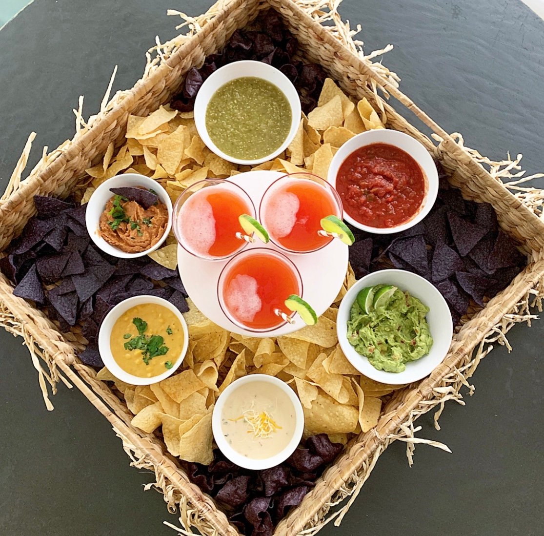 chips and dips tray