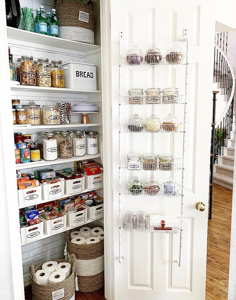 HOW TO ORGANIZE YOUR PANTRY IN 5 EASY STEPS 