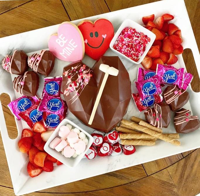 Pastel Mix Chocolate Candy Hearts • Chocolate Candy Buttons